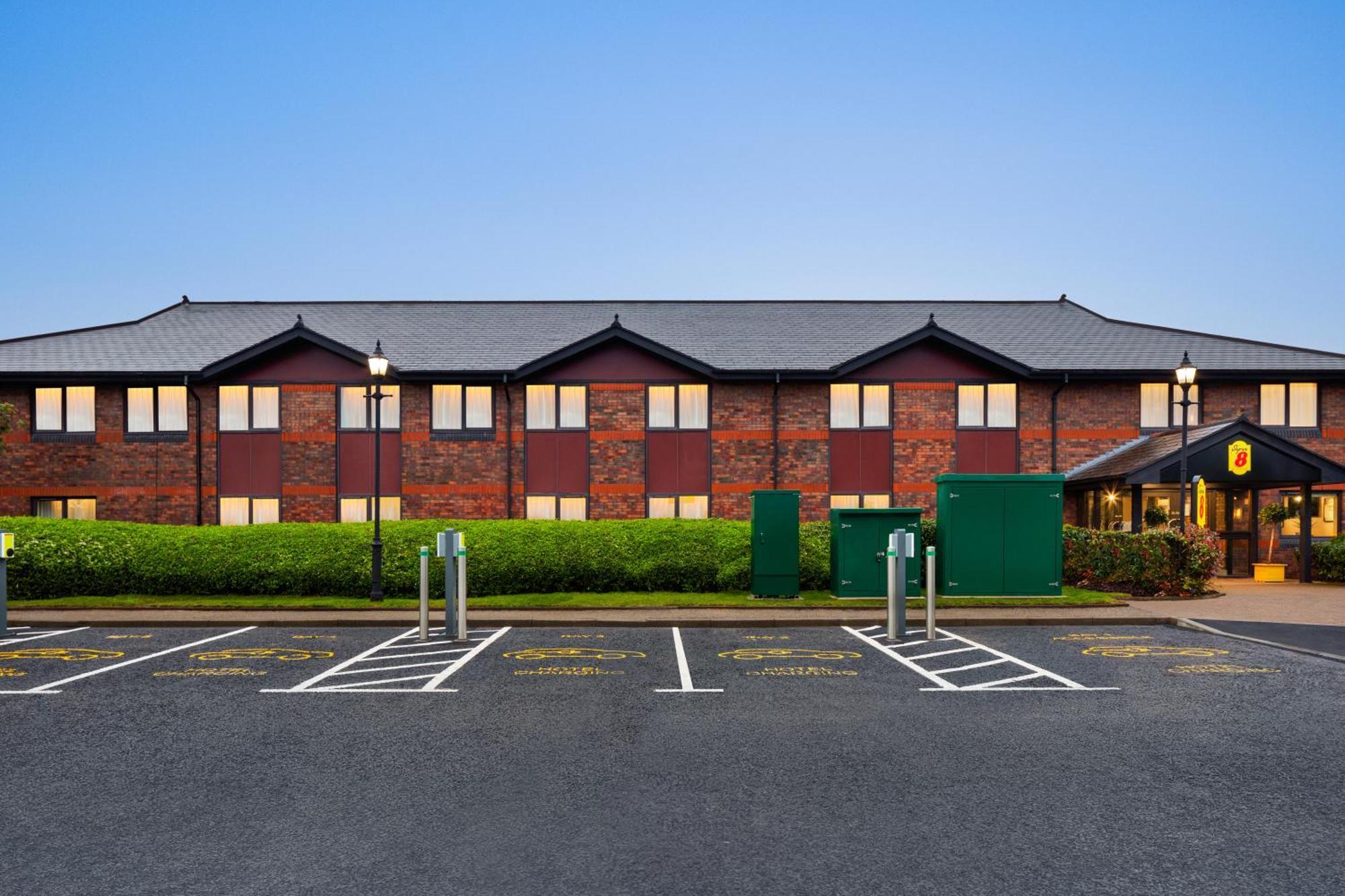 Super 8 By Wyndham Durham Hotel Exterior foto